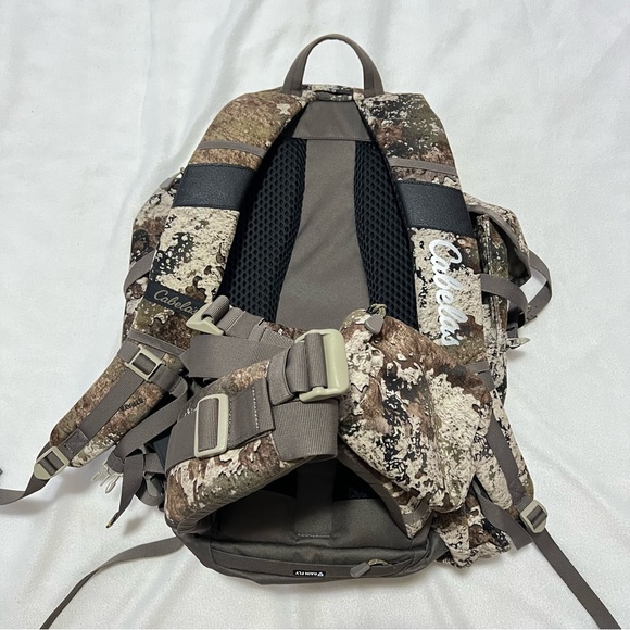 Cabela’s Bow & Rifle 2500 True Timber Strata backpack hunting - Picture 5 of 9